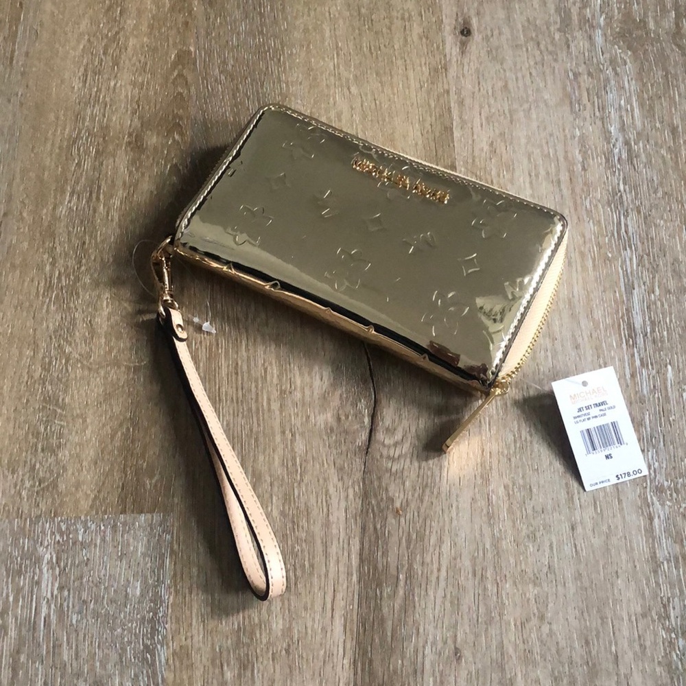 NEW!! 🖤 Authentic MK Wristlet